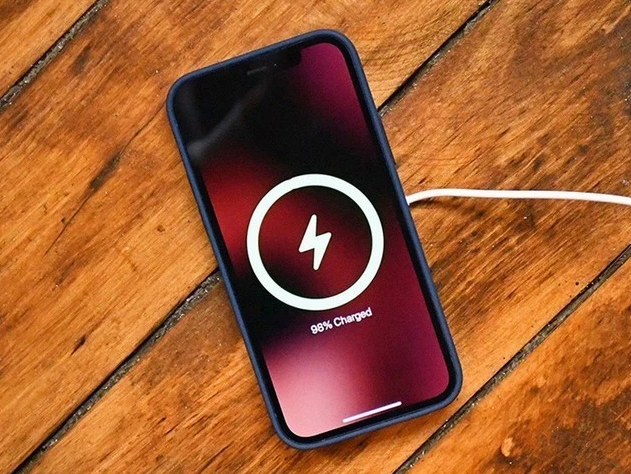 高坪苹果手机维修分享iPhone 12可以随便充电吗 